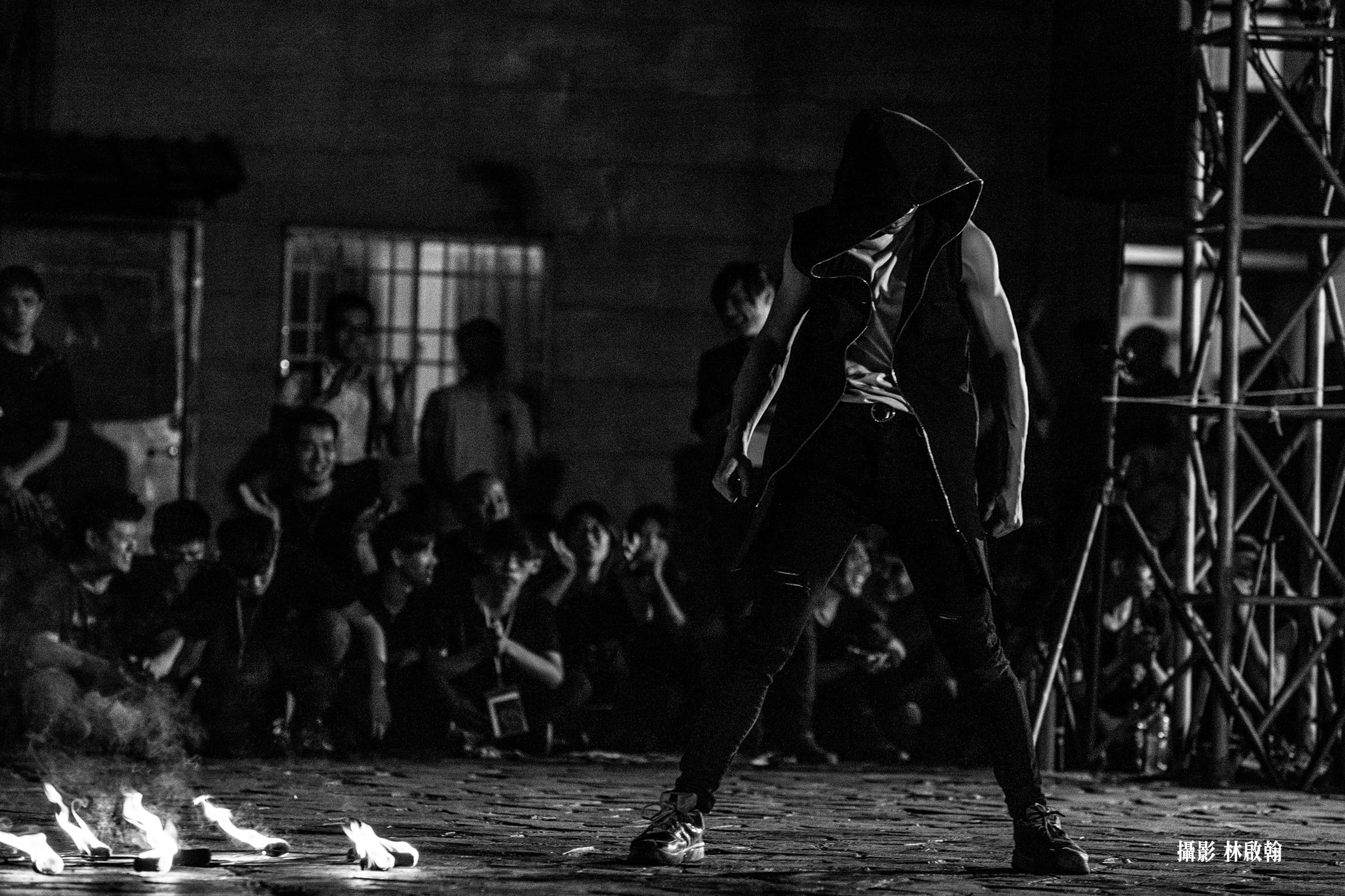 Pineapple Tetrapod Performance Photo