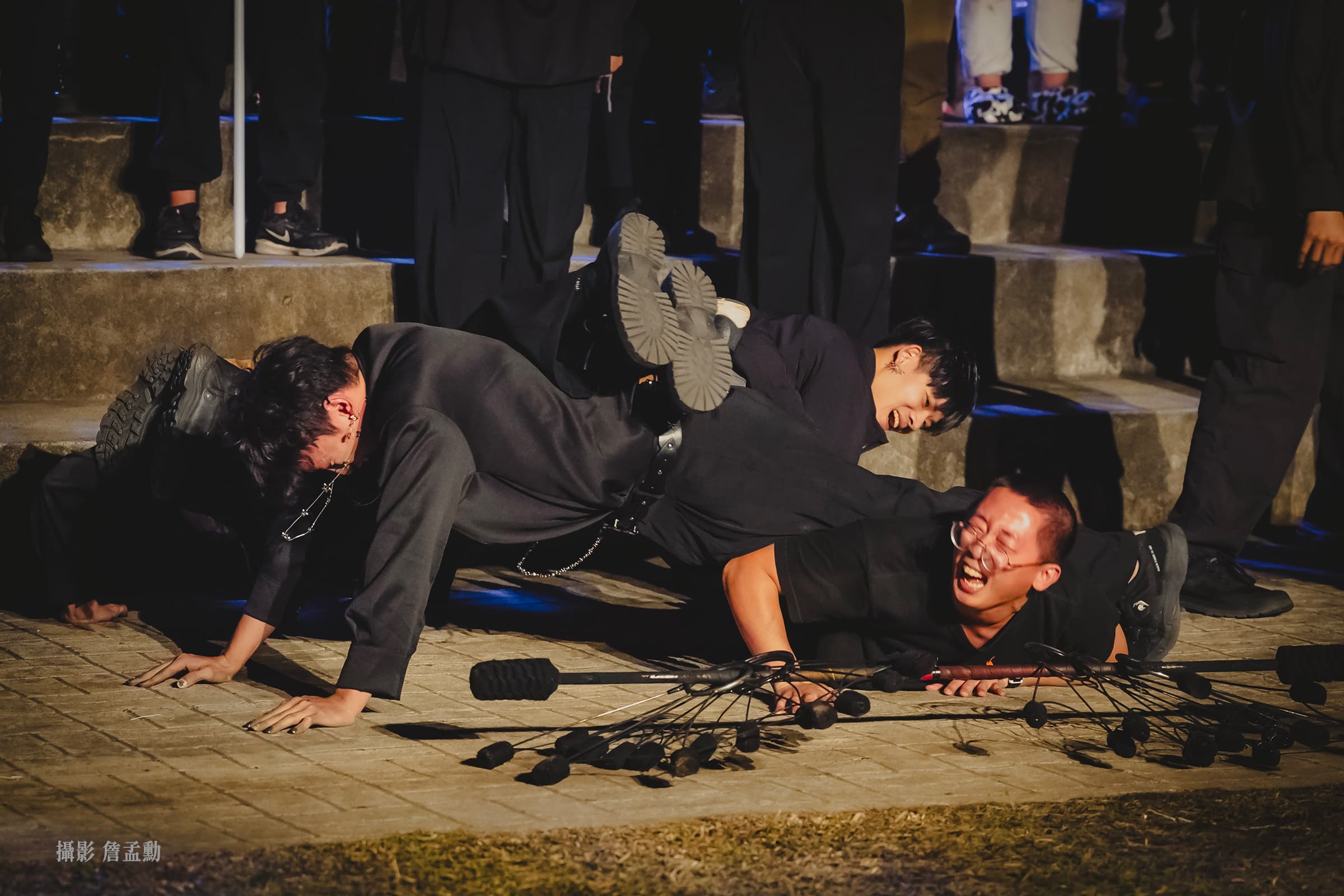 Pineapple Tetrapod Performance Photo